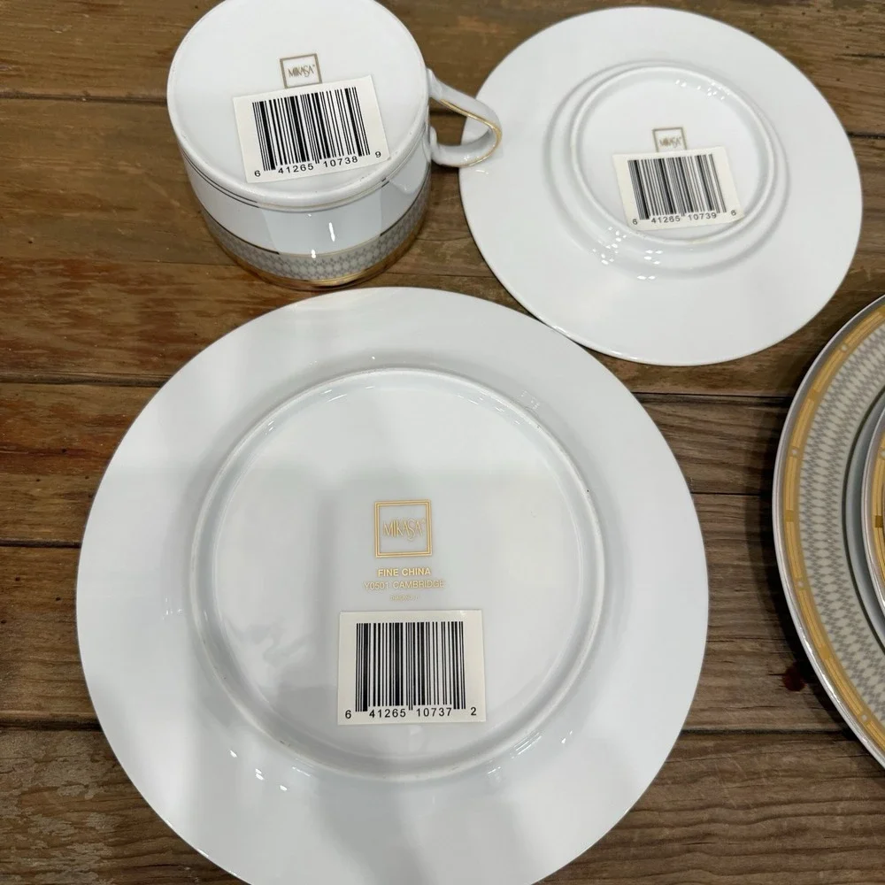 Mikasa Cambridge SY0501 Esquire Gold Gray Porcelain Cups Saucers Plates Set of 6